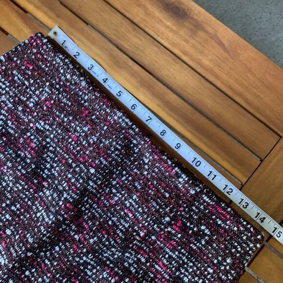 ENDLESS ROSE - Pink Tweed Fringe Sequin Boucle Mini Skirt - Picture 3 of 6